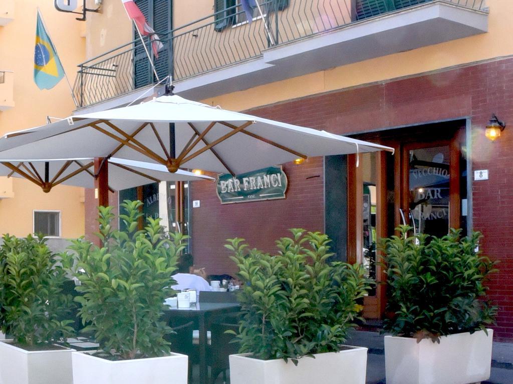 Albergo La Perla Orbetello Bagian luar foto